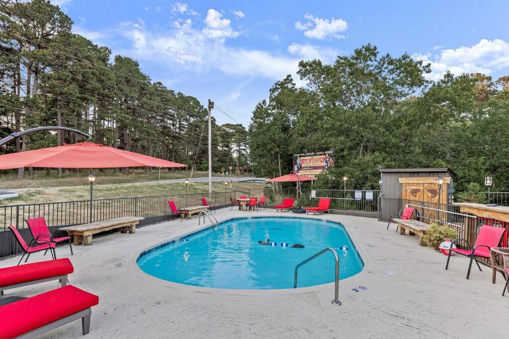 Stonegate Lodge King Bed, Wifi, 50In Roku Tv, Salt Water Pool Room #108 Eureka Springs Exterior foto